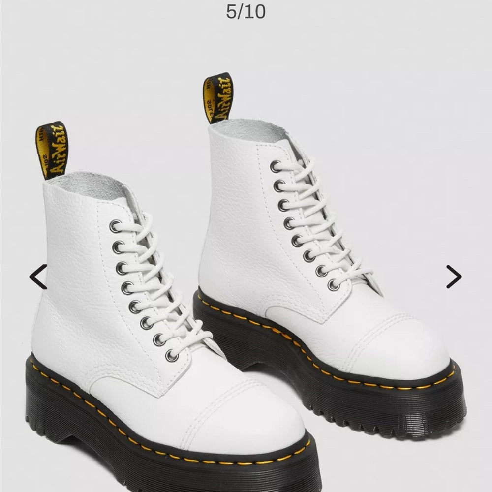 Doc Marten - Picture 2 of 2